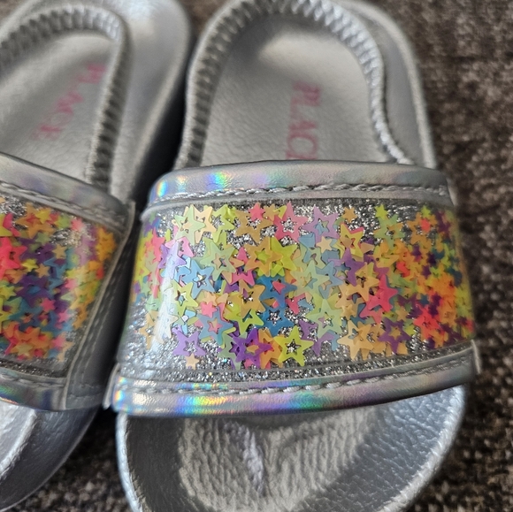 Children's Place - Colorful Star Slides for Baby - Picture 4 of 5